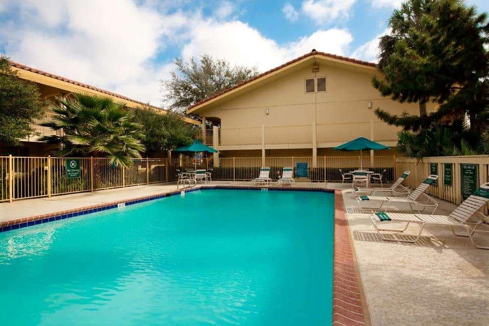 Super 8 By Wyndham Austin South I-35 Facilidades foto