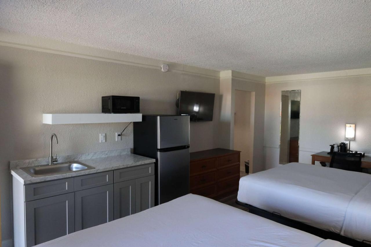 Super 8 By Wyndham Austin South I-35 Exterior foto
