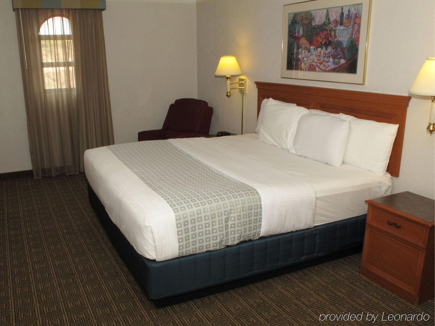 Super 8 By Wyndham Austin South I-35 Exterior foto
