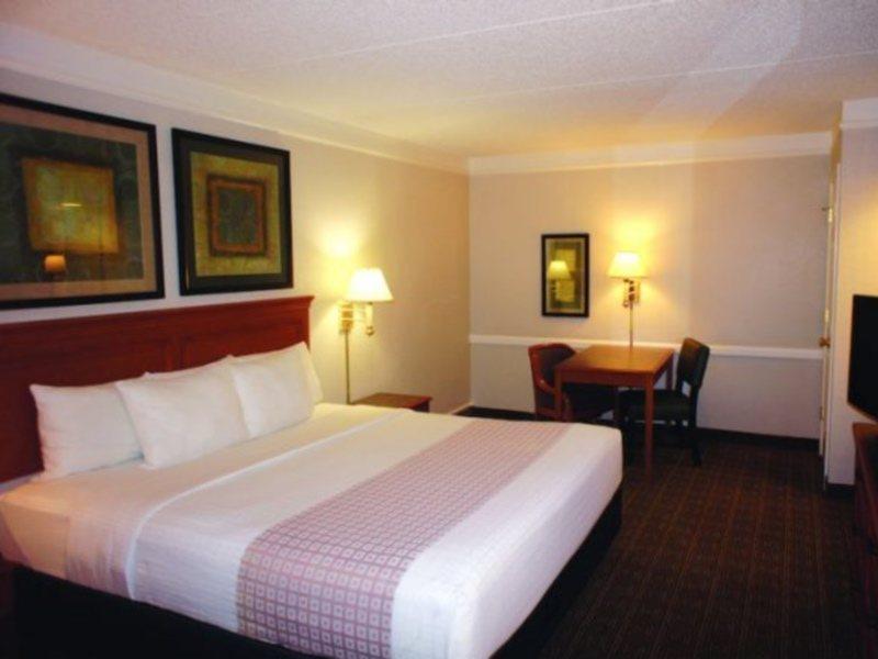 Super 8 By Wyndham Austin South I-35 Exterior foto