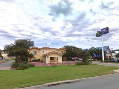 Super 8 By Wyndham Austin South I-35 Exterior foto